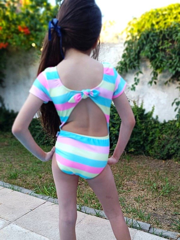 Producto - ENTERIZA MANGA CORTA UV RAYADA PASTEL