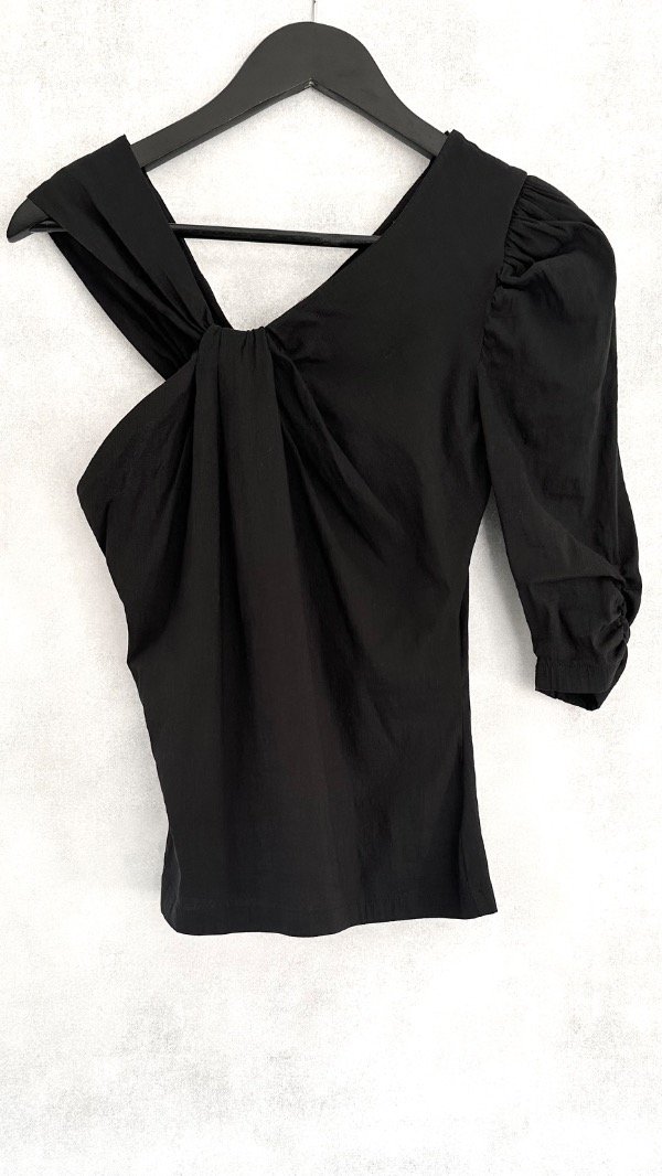 Producto - Top asimétrica con lino Zara - 3