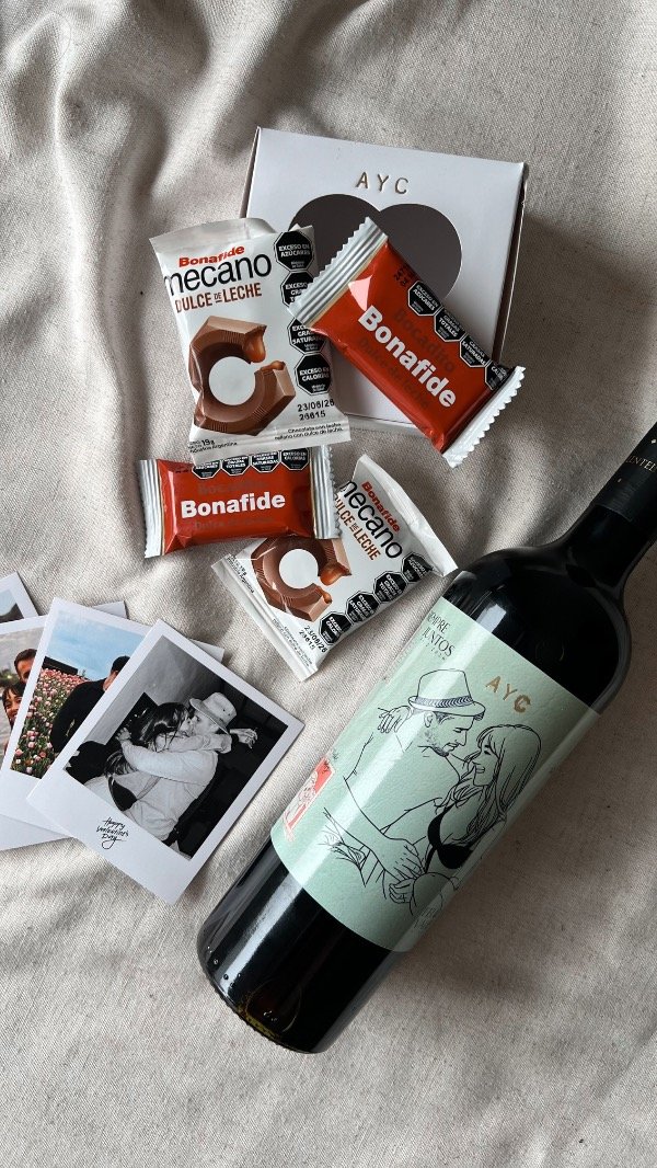 Producto - PACK "ETERNOS" (vino personalizado + fotos polaroid + caja chocolates) - 5