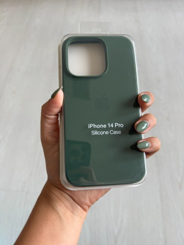 Producto - Silicone Case verde oscuro Iphone 14 Pro