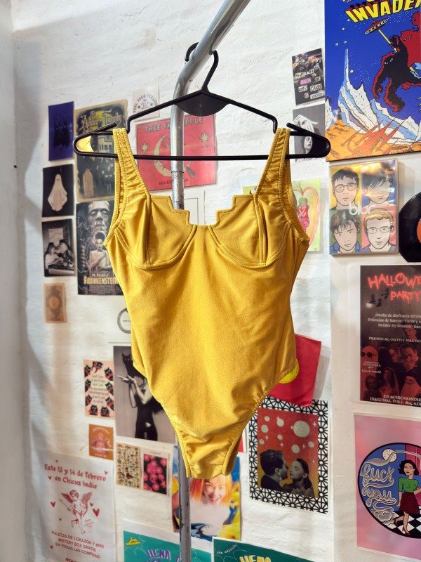 Producto - MALLA ENTERIZA ORO