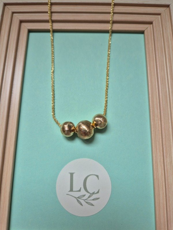 Producto - Collar dorado 3 bolitas