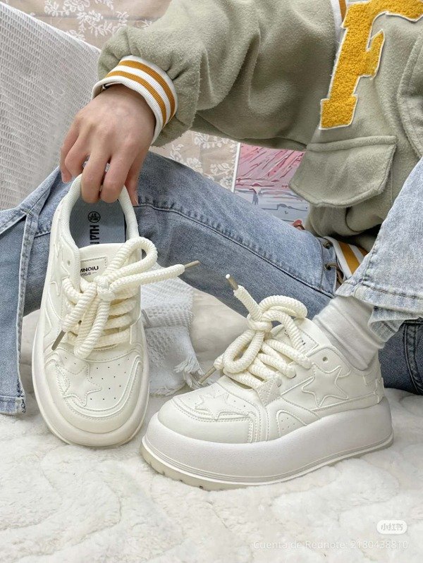 Producto - Zapatillas Blancas con Estrella