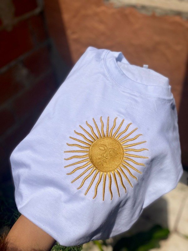 Producto - Remera Oversize - Sol de Mayo