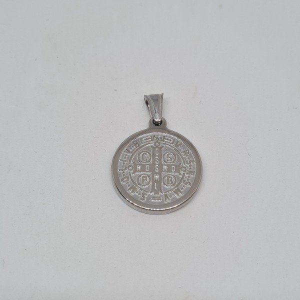 Producto - Dije san benito esmalte negro 20mm