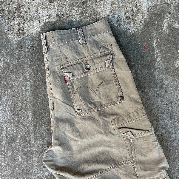 Producto - Bermuda cargo beige - Levis T36