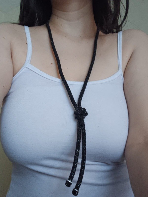 Producto - Corbatero brillo negro