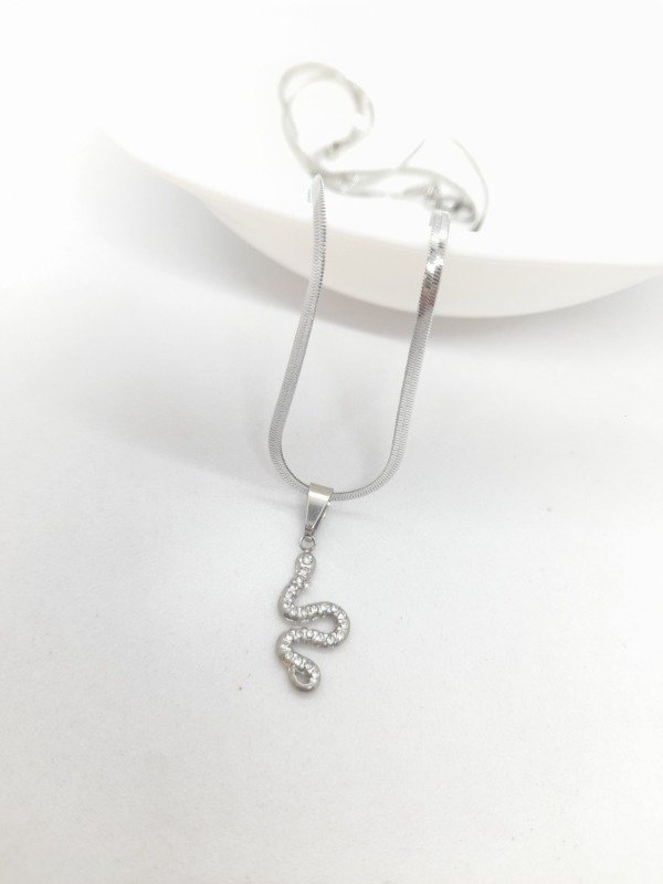 Producto - Dije serpiente con strass