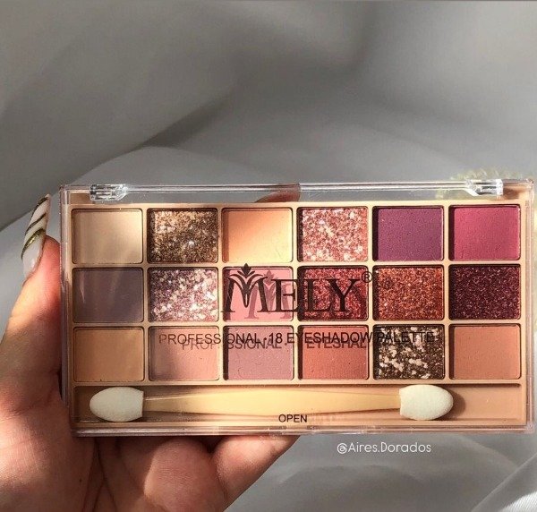 Producto - PALETA 18 SOMBRA Mely