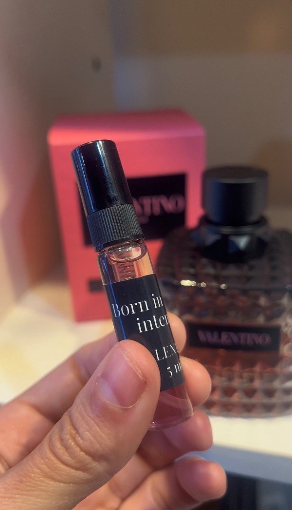 Producto - Decant 5 ml - Born in Roma intense Valentino