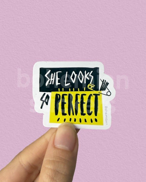 Producto - SHE LOOKS SO PERFECT - Sticker Individual de 5SOS