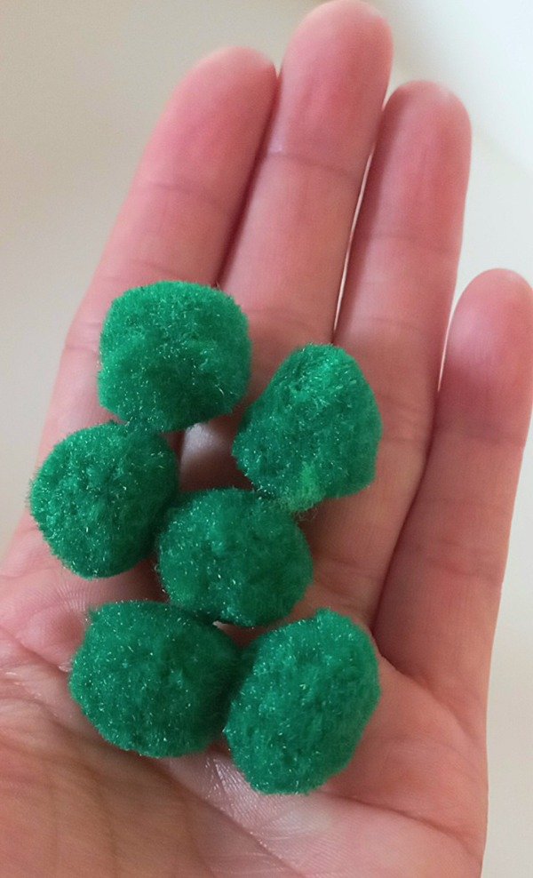 Producto - POMPONES 15MM COLOR VERDE X 50 UNIDADES
