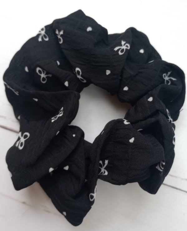 Producto - Scrunchie Negra con Moñitos