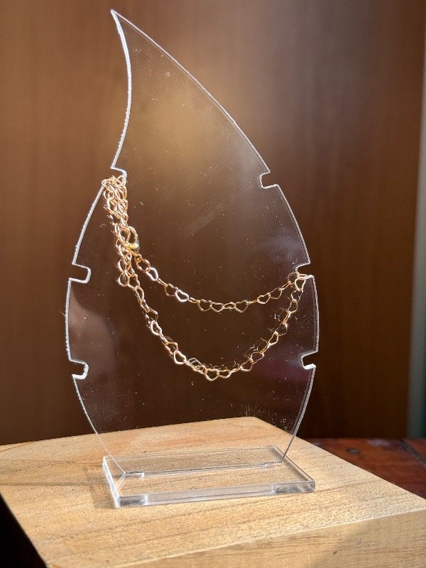 Producto - Pulsera corazones dorada