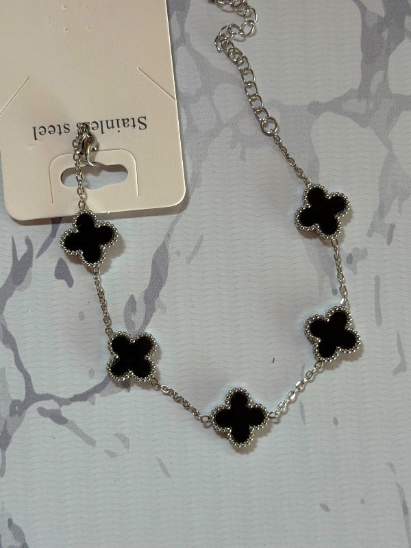 Producto - Pulsera trébol negro