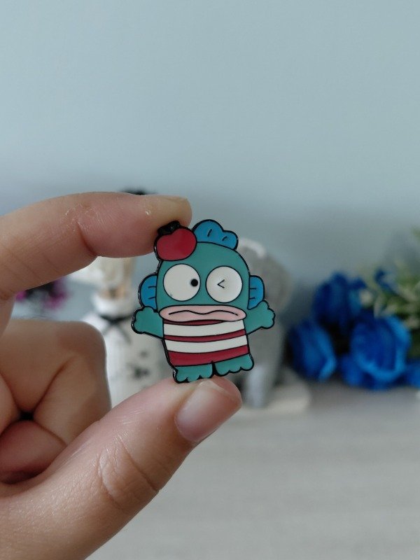 Producto - Pin metalizado - Hangyodon #1703