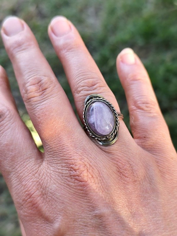 Producto - ANILLO AMATISTA OVAL - Calma profunda