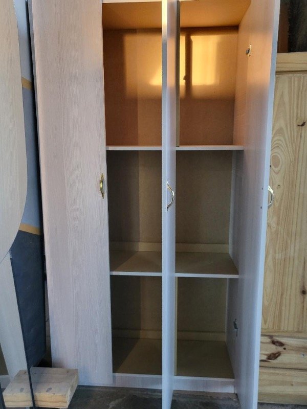 Producto - ROPERO 3 PUERTAS 3 ESTANTES