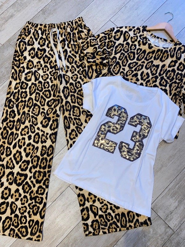 Producto - Remera Bordada 23