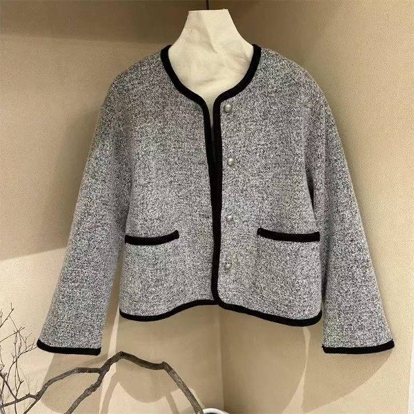 Producto - Chaqueta color gris con forrado