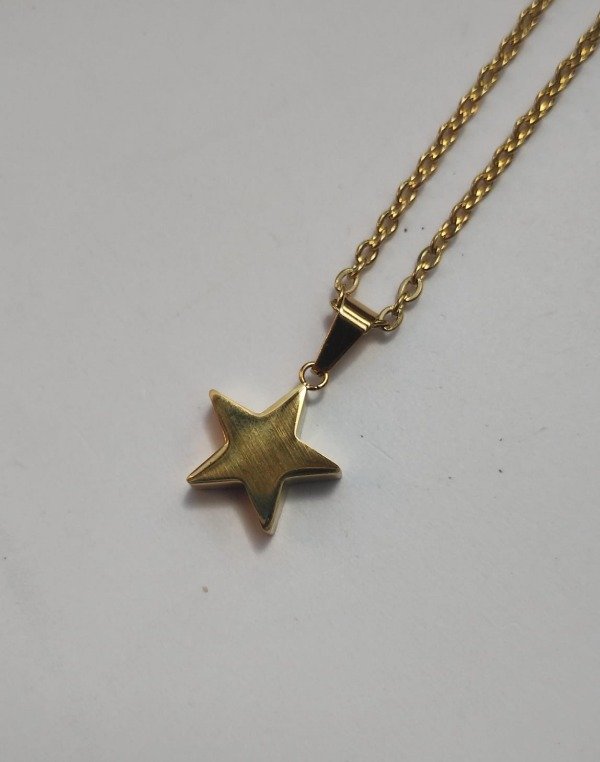 Producto - Collar con Estrella - Acero Dorado