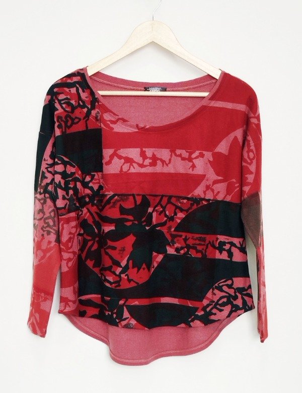 Producto - Buzo Olivia -sandia con estampa Curvas en rojo y verde--