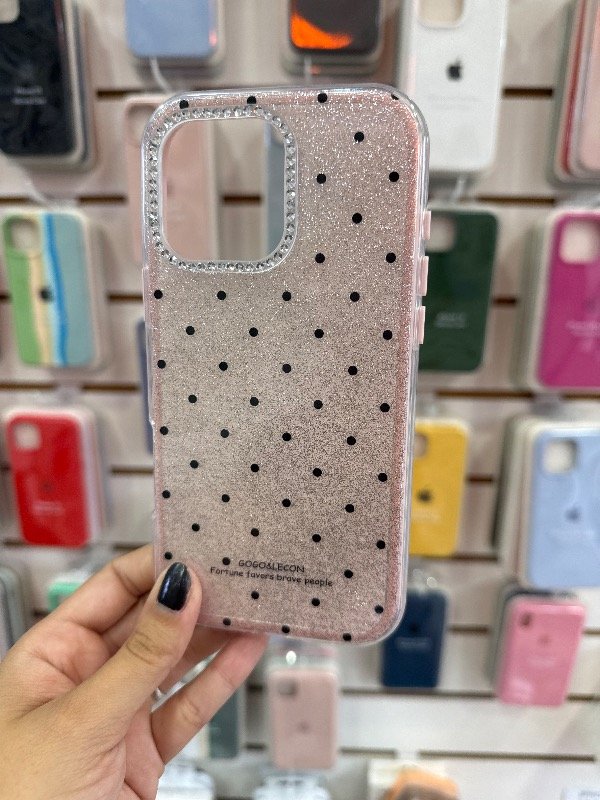 Producto - Case lunares c/strass Rosa iph 16 pro max