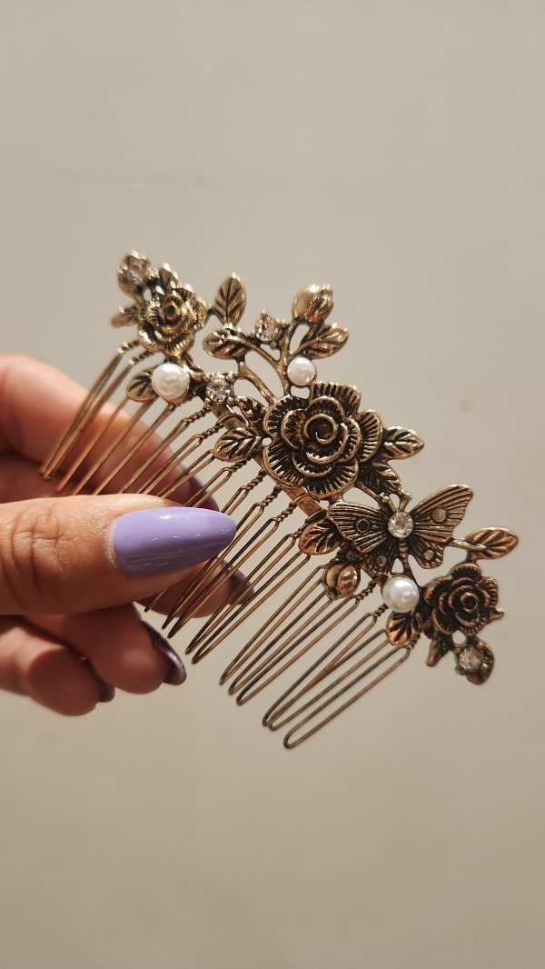 Producto - PEINETA METAL DORADA CON ROSAS Y PERLAS