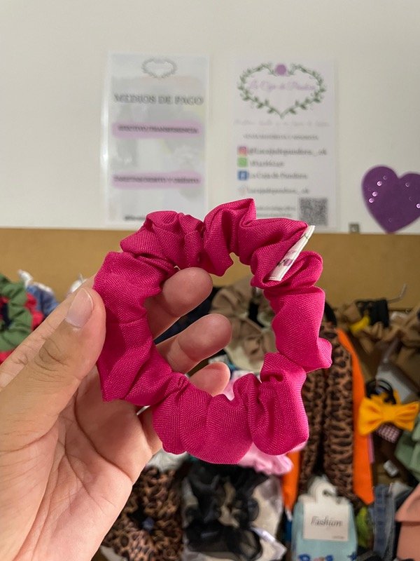 Producto - Scrunchie mini fucsia tropical