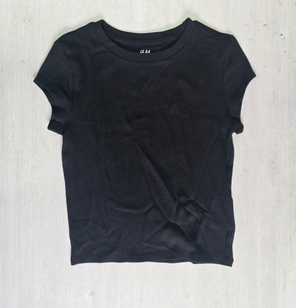 Remera manga corta HyM talle 10/12 negra