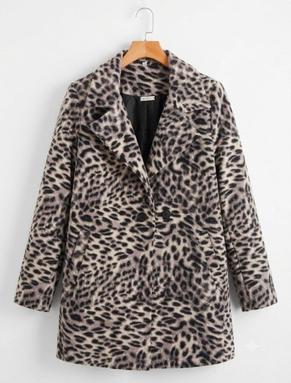 Producto - Tapado Sofia print blanco y negro
