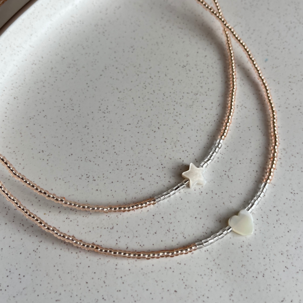 Producto - Choker Ivy - Durazno pastel (mostacilla checa y nácar)