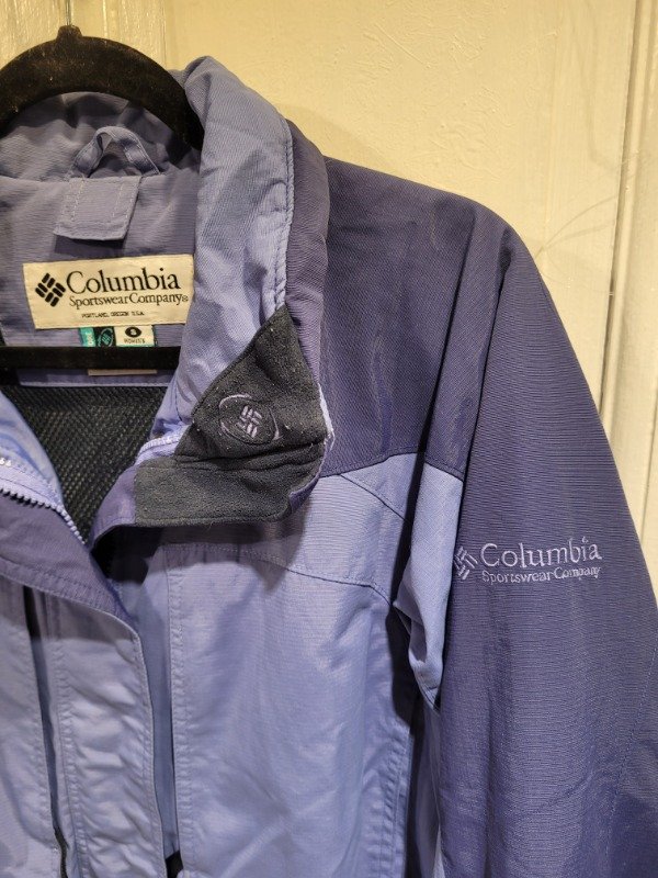 Producto - Campera COLUMBIA rompevientos Talle S/M - PRECIO: 167X - 2