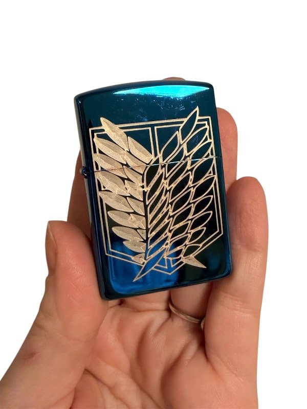 Producto - Encendedor Zippo Snk Attack on Titan Tropa