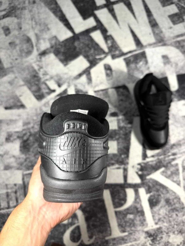 Producto - JORDAN 4 RM "black" - 2