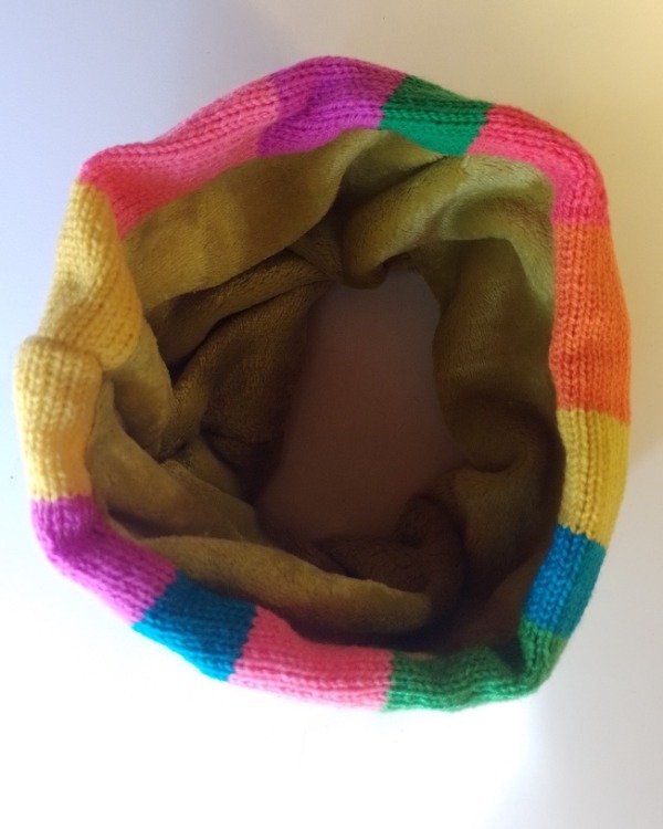 Producto - Cuello arcoiris fluo (interior pistacho)