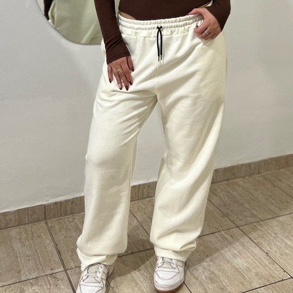 Producto - Jogging Crema Adulto