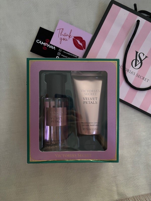 Producto - Set Velvet Petals - body mist + loción corporal