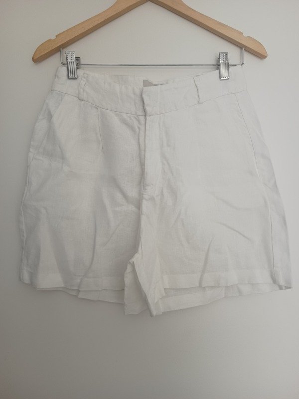 Producto - Short blanco Neratta lino