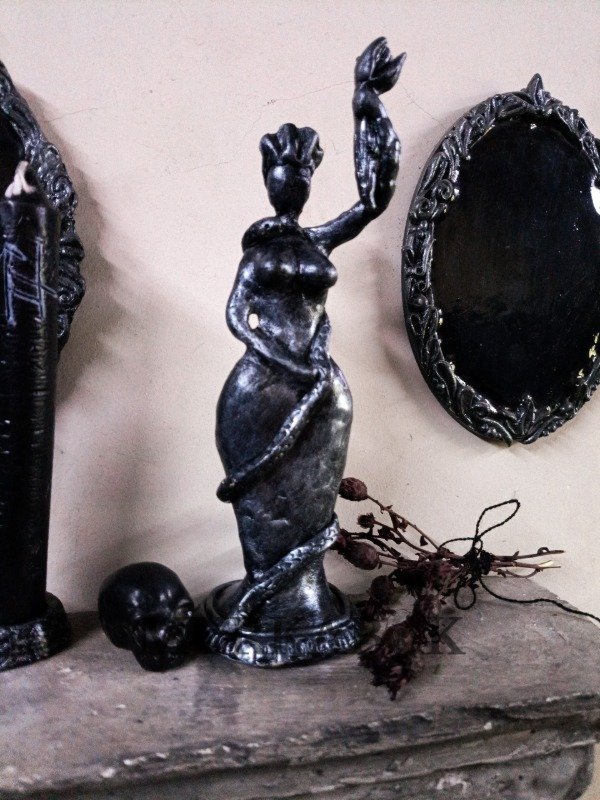 Producto - Hekate Estatuilla - 1