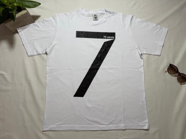 Producto - Remera 70 veces 7.