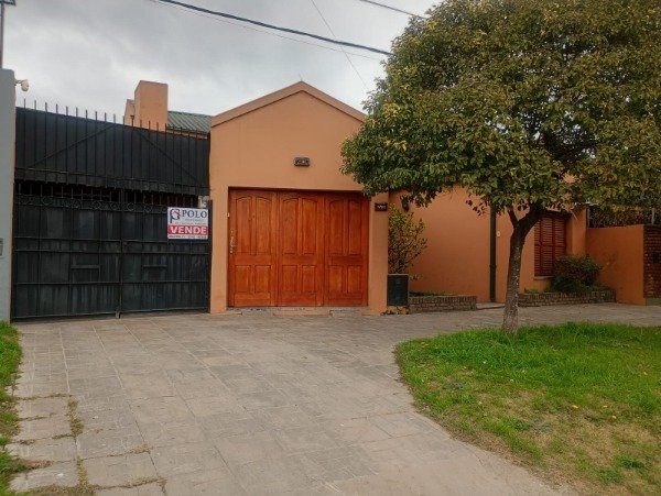 Producto - CASA EN VENTA UBICADA SOBRE CALLE MISIONES 1781 - 1