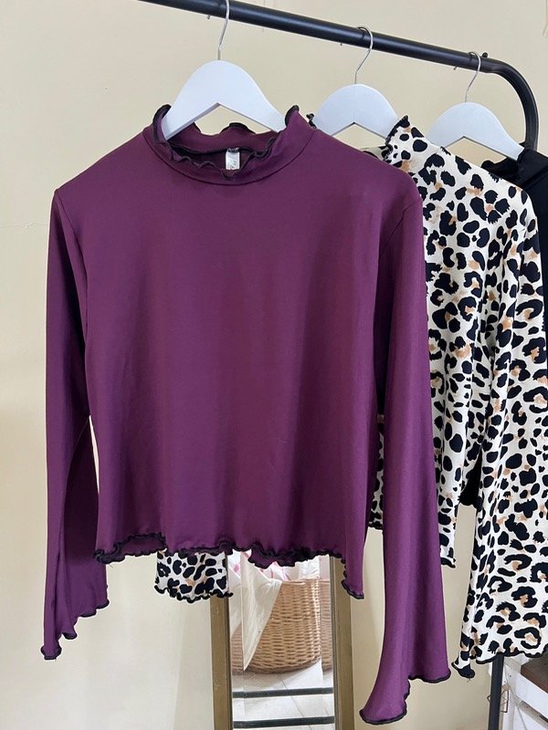 Producto - Polera MESH uva