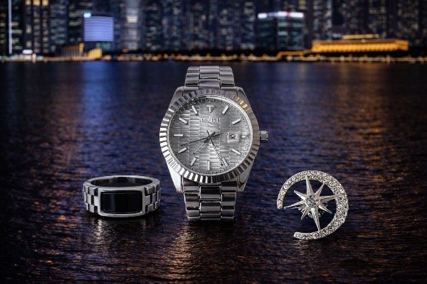 Producto - RELOJ TOMY CON ANILLO Y PIN 1