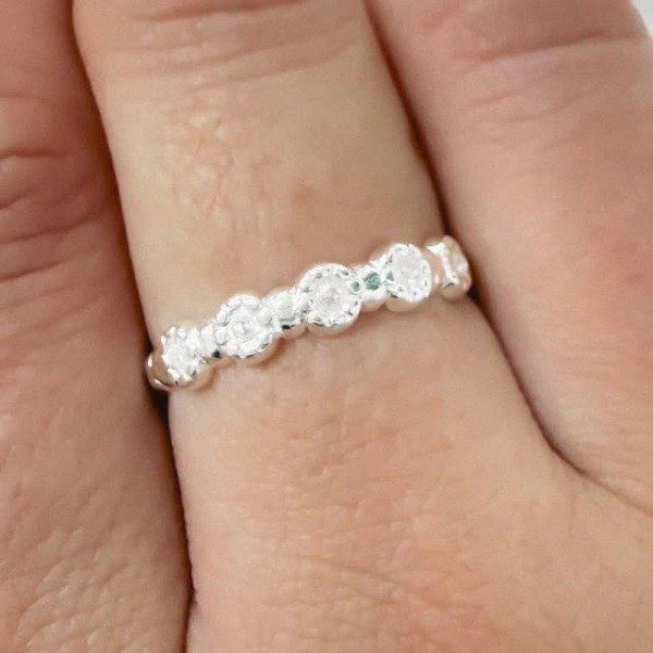 Producto - ANILLO DE ACERO BLANCO FLOR