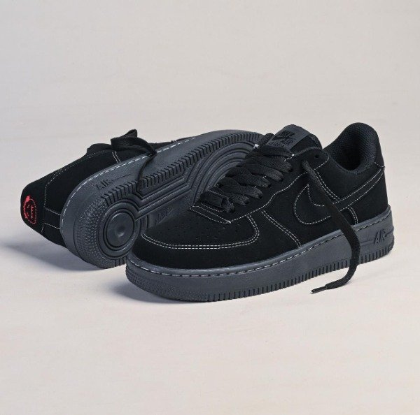 Producto - Nike Air Force 1 Negras Costuras Blancas