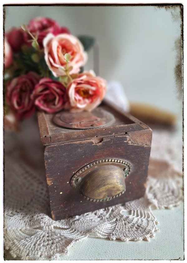 Producto - Antiguo Cajón de Máquina de coser con manija
