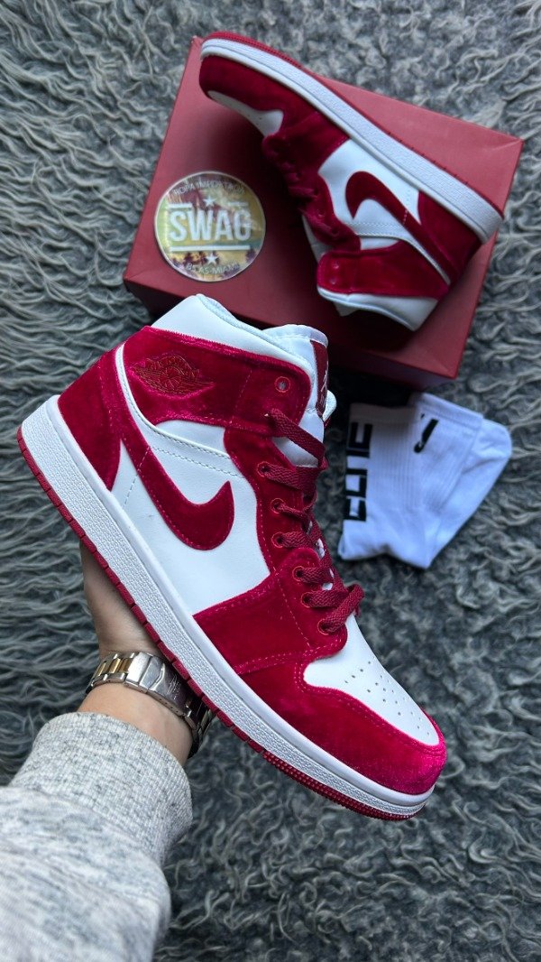 Producto - JORDAN RETRO 1 RED VELVET