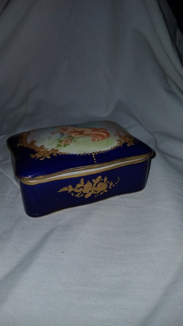 Producto - Vintage Capodimonte hand made paint ceramic box. - 0