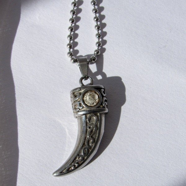 Producto - Cadena y dije colmillo 4 cm